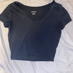 Black v-neck tee